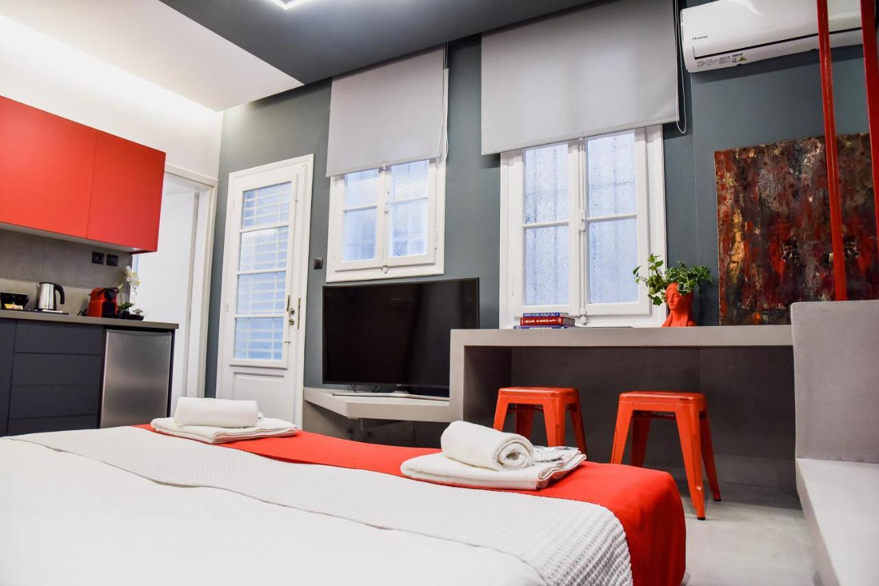 Central44 Yolo Casual Suite Атина Екстериор снимка