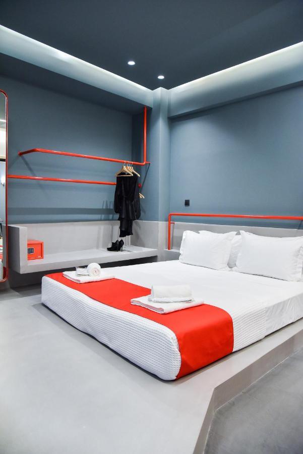 Central44 Yolo Casual Suite Атина Екстериор снимка