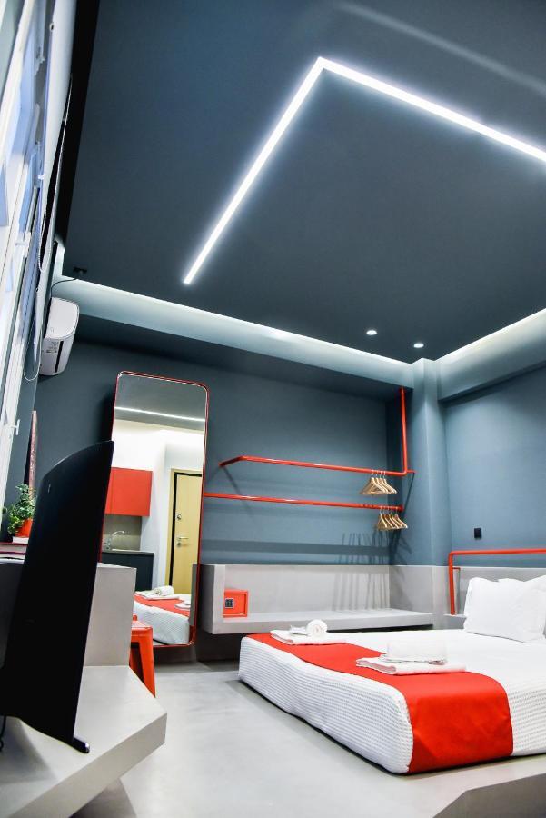Central44 Yolo Casual Suite Атина Екстериор снимка