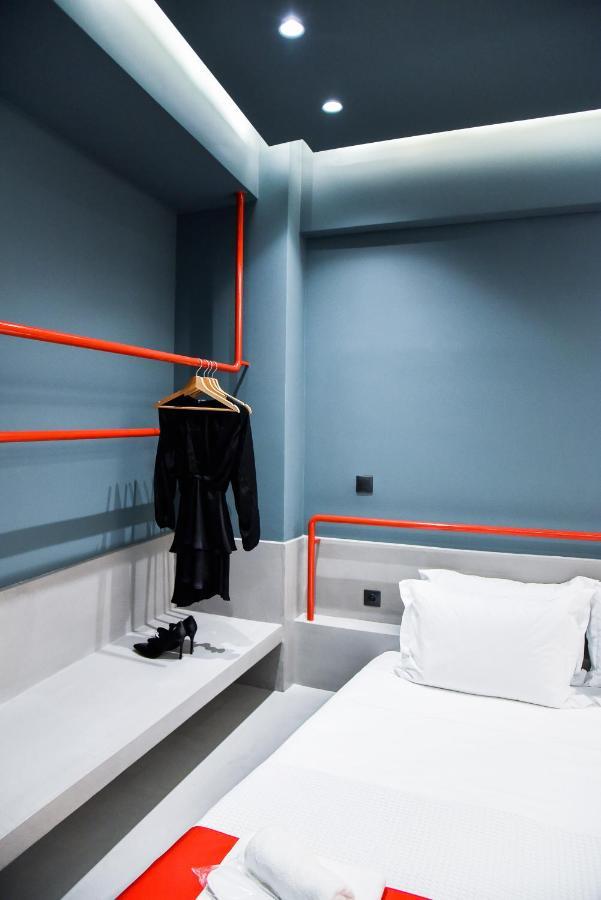 Central44 Yolo Casual Suite Атина Екстериор снимка