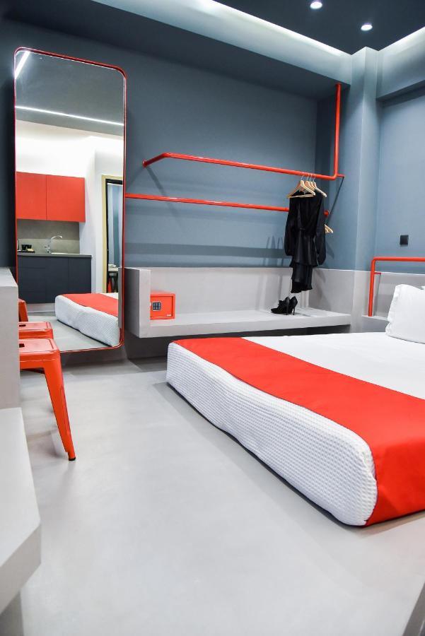 Central44 Yolo Casual Suite Атина Екстериор снимка